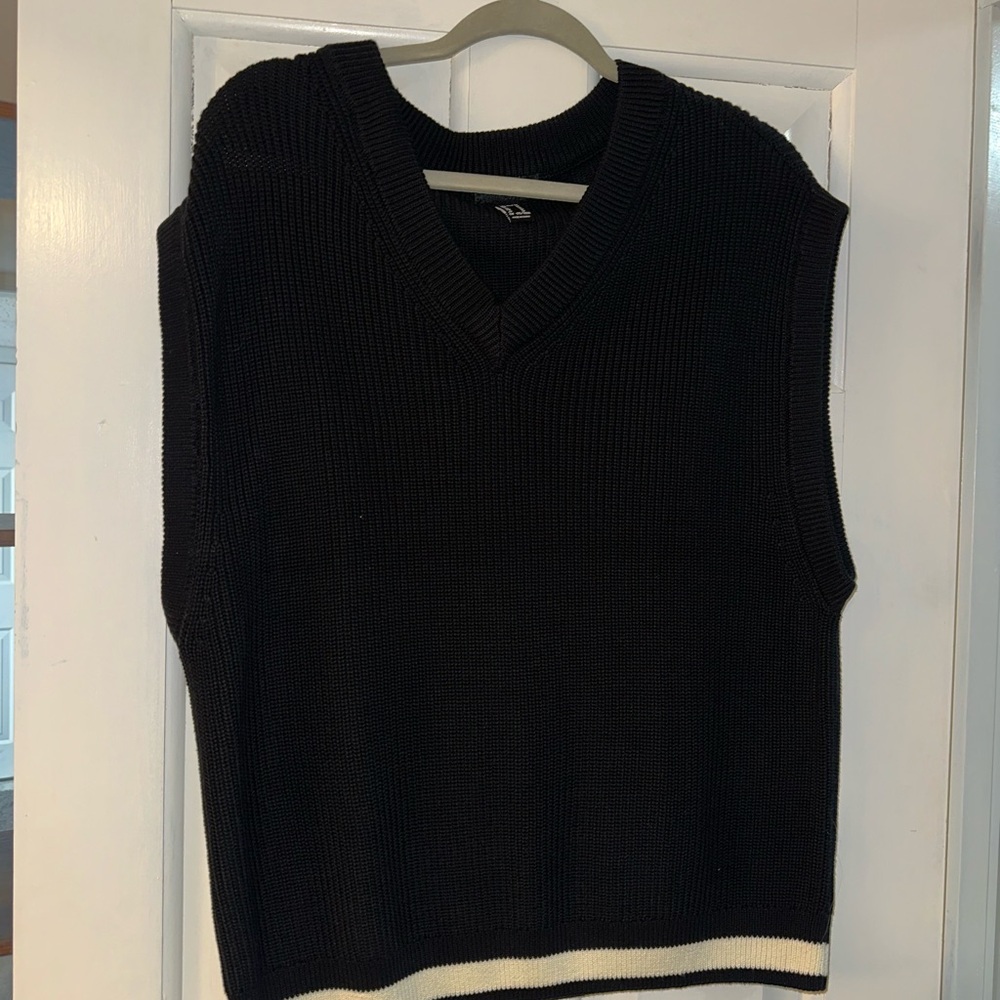 Forever 21 Black Knit Vest with White Trim
